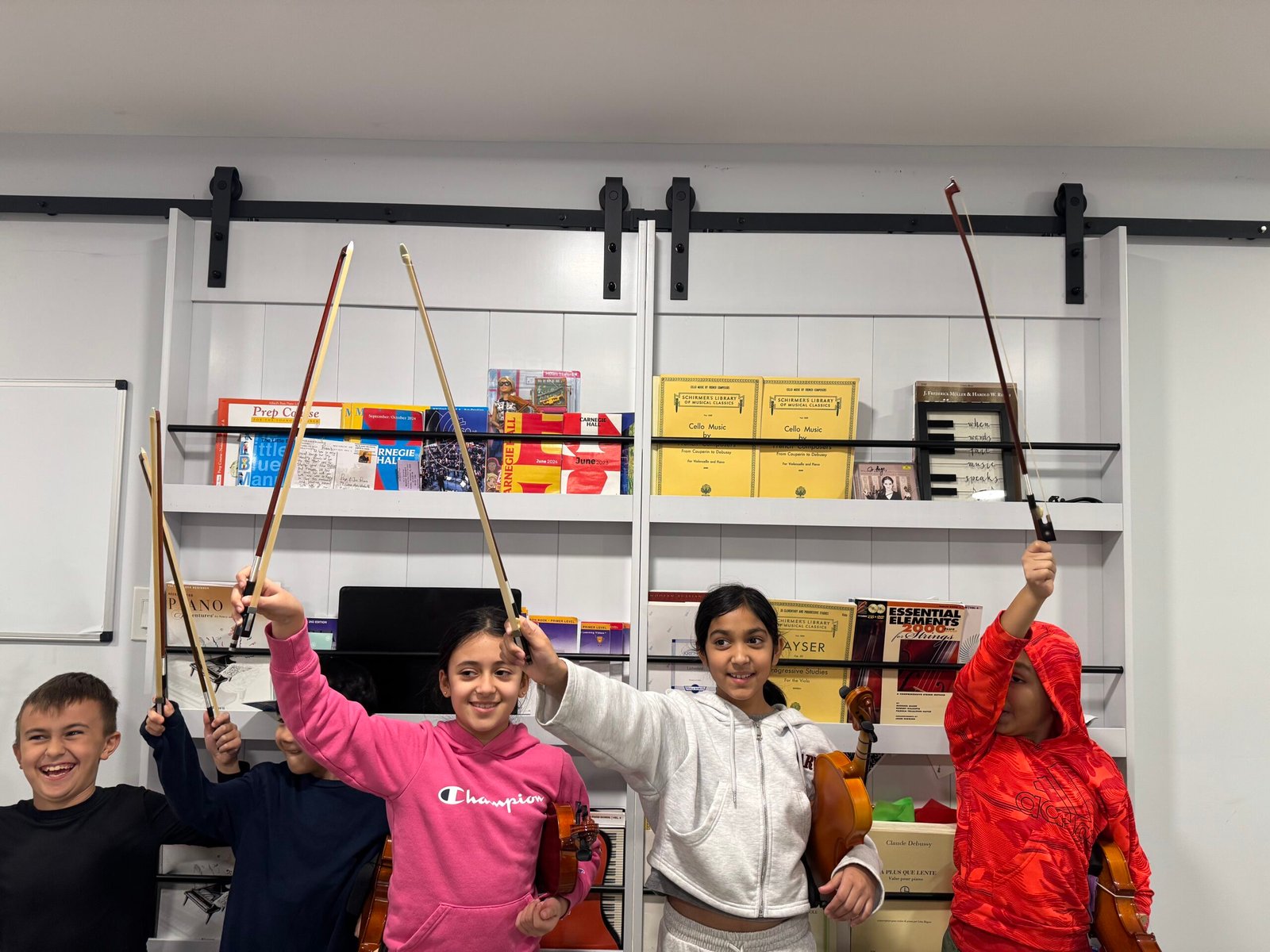 group_class_music_strings